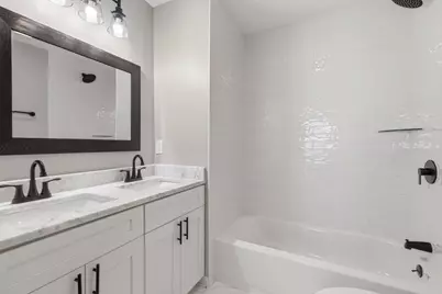 1784 S Champion Avenue, Columbus, OH 43207 - Photo 10