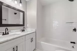 1784 S Champion Ave, Columbus, OH 43207 - Photo 10