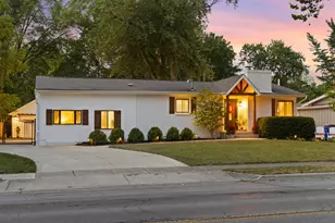 2390 Zollinger Rd, Upper Arlington, OH 43221 - Photo 2