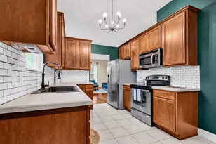 1915 Teakwood Dr, Ontario, OH 44906 - Photo 6