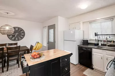 5381 Valley Lane E, Columbus, OH 43231 - Photo 14