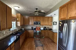 8686 Kingsley Dr, Reynoldsburg, OH 43068 - Photo 14