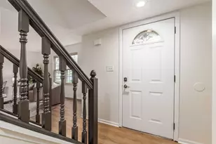 3873 Tweedsmuir Dr, Columbus, OH 43221 - Photo 4