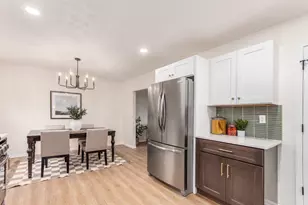 3873 Tweedsmuir Dr, Columbus, OH 43221 - Photo 6