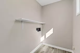 102 Redmond Rd, Columbus, OH 43228 - Photo 16