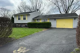 777 Celine Ct, West Jefferson, OH 43162 - Photo 2