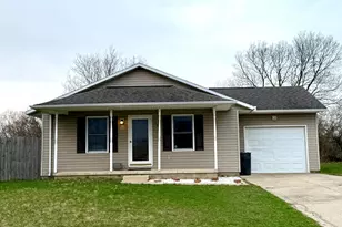 108 W Concord Ln, Bloomingburg, OH 43106 - Photo 1