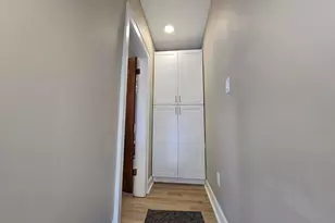 2570 E 5th Ave, Columbus, OH 43219 - Photo 22