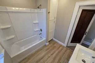 2570 E 5th Ave, Columbus, OH 43219 - Photo 16