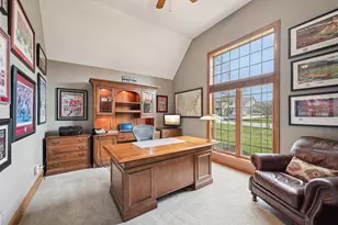 6045 Medallion Dr W, Westerville, OH 43082 - Photo 10
