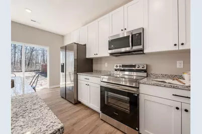 352 Postle Boulevard, Columbus, OH 43228 - Photo 8