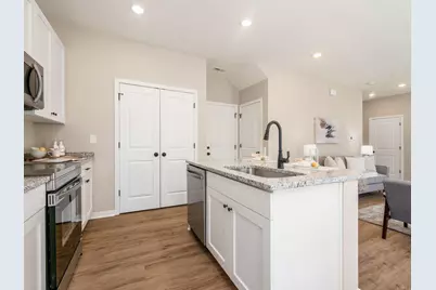 352 Postle Boulevard, Columbus, OH 43228 - Photo 6