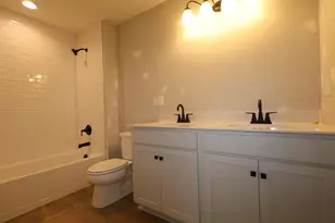 32 Banyan Dr, Lewis Center, OH 43035 - Photo 8