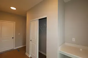 32 Banyan Dr, Lewis Center, OH 43035 - Photo 6