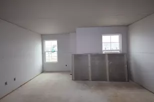 32 Banyan Dr, Lewis Center, OH 43035 - Photo 2