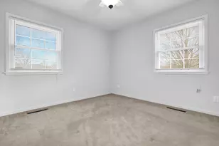 463 Darbyhurst Rd, Columbus, OH 43228 - Photo 16