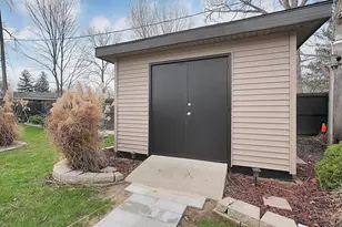 463 Darbyhurst Rd, Columbus, OH 43228 - Photo 24