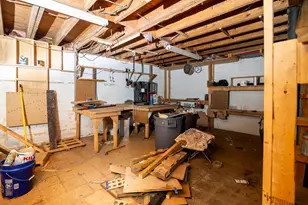 3453 Eisenhower Rd, Columbus, OH 43224 - Photo 18