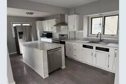 632 Roscoe Avenue, Akron, OH 44306 - Photo 1