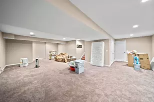 5690 Queen Victoria St, Groveport, OH 43125 - Photo 48