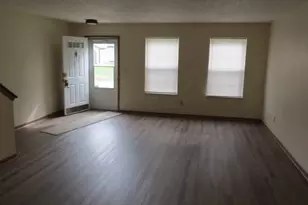 268 Chatterly Ln, Columbus, OH 43207 - Photo 2