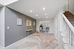 93 Forest Ridge Ct, Columbus, OH 43235 - Photo 2