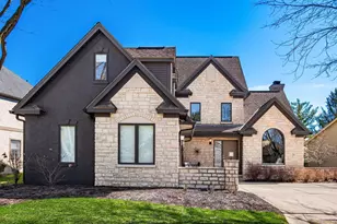 9821 Oxford Cir, Powell, OH 43065 - Photo 1