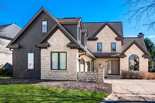 9821 Oxford Cir, Powell, OH 43065 - Photo 4