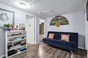 443 Lawrence Ave, Columbus, OH 43228 - Photo 18