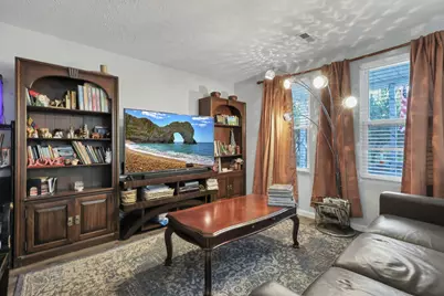 443 Lawrence Avenue, Columbus, OH 43228 - Photo 6