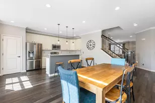 1041 Bluffway Dr, Columbus, OH 43235 - Photo 8