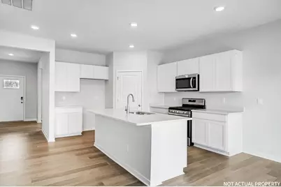 1113 Sherwood Loop, Bellefontaine, OH 43311 - Photo 2