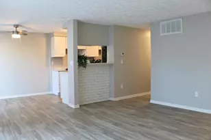 2472 Nassau Dr, Columbus, OH 43232 - Photo 2