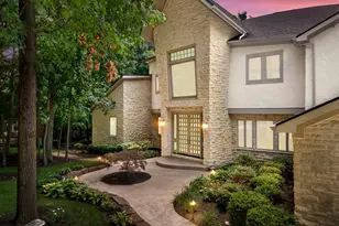 1967 Woodlands Pl, Powell, OH 43065 - Photo 2