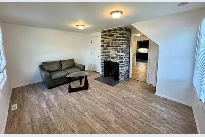 207 E Mill Street, Circleville, OH 43113 - Photo 4