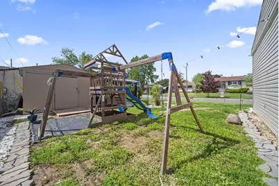693 Maurine Drive, Columbus, OH 43228 - Photo 38
