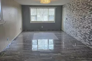 693 Maurine Dr, Columbus, OH 43228 - Photo 8