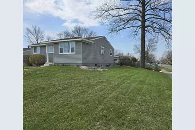 693 Maurine Drive, Columbus, OH 43228 - Photo 2