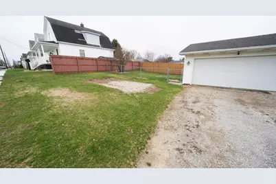 426 Moore Avenue, Bellevue, OH 44811 - Photo 22