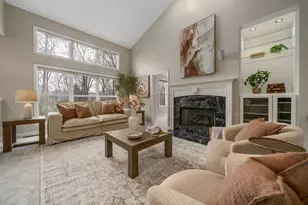 415 Ashmoore Ct, Powell, OH 43065 - Photo 2