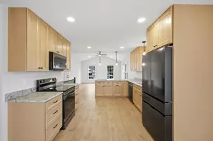 285 E Granville St, Sunbury, OH 43074 - Photo 8