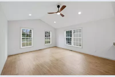 285 E Granville Street, Sunbury, OH 43074 - Photo 2