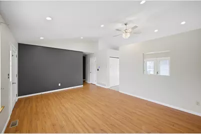 647 Greenbriar Circle, Howard, OH 43028 - Photo 8