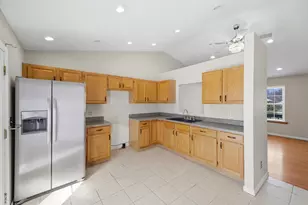 647 Greenbriar Cir, Howard, OH 43028 - Photo 10