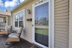 327 E Jeffrey Pl, Columbus, OH 43214 - Photo 10