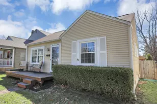 327 E Jeffrey Pl, Columbus, OH 43214 - Photo 6