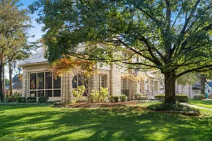 2165 S Parkway Dr, Columbus, OH 43221 - Photo 4