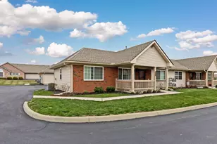 8392 Taylor Chase Dr, Reynoldsburg, OH 43068 - Photo 2
