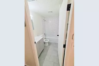 2010 Willoway Court N, Columbus, OH 43220 - Photo 4