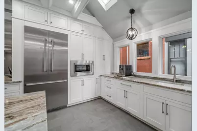 99 E Deshler Avenue, Columbus, OH 43206 - Photo 32